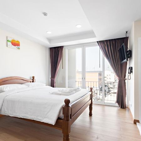 Royale 8 Ville Guest House 방콕 외부 사진